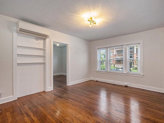 3rd image of 1605 W 37th St APT 1