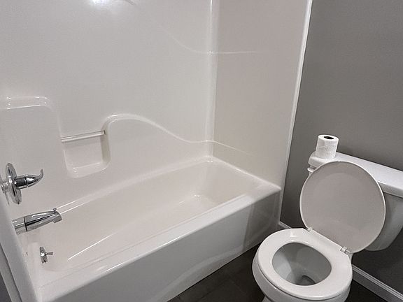 3rd image of 108 Scott Dr #2