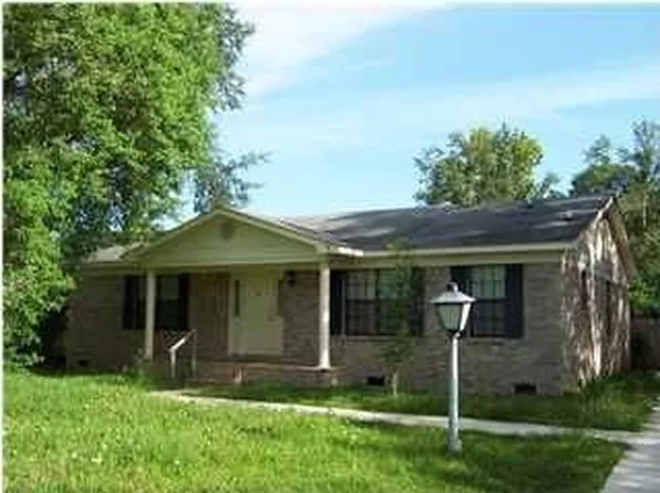 2604 Gill Rd, Mobile, AL 36605