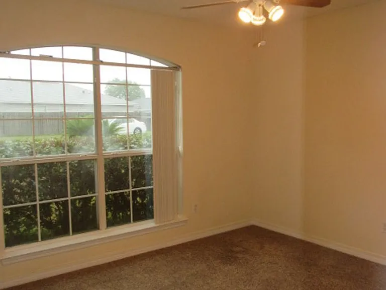 1093 Antigua Cir — Photo 10