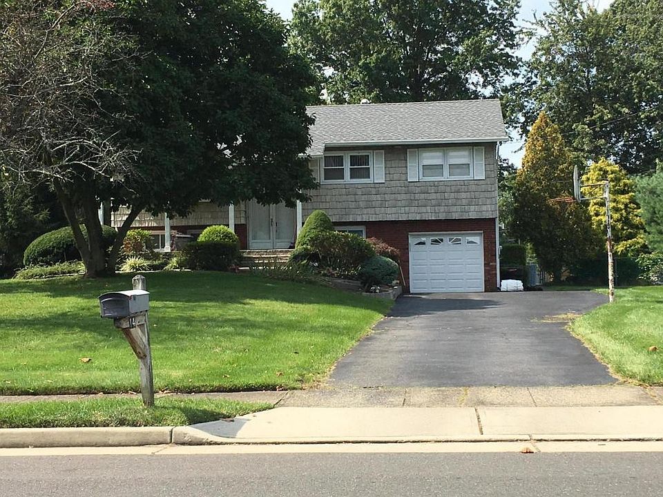 2nd image of 14 Whitman Blvd