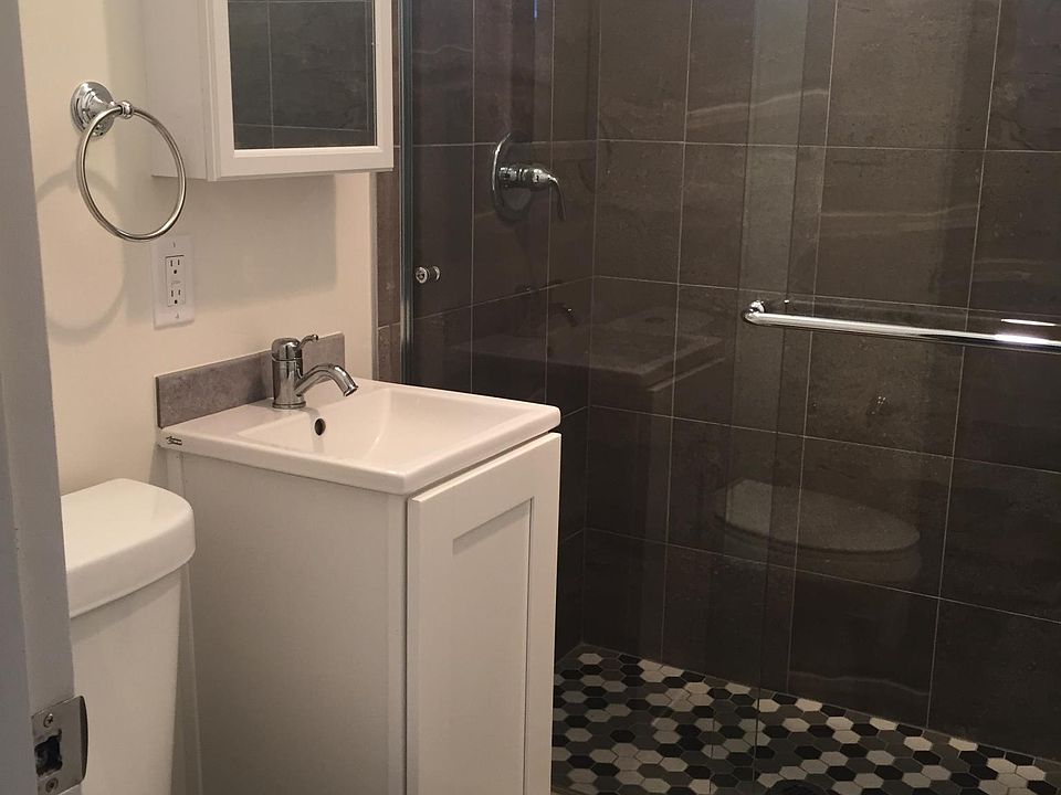 2nd image of 4020 Morrell St