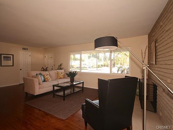 3rd image of 8568 Owensmouth Ave
