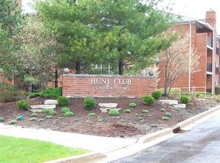 9 Hunt Club Dr, Saint Charles, IL 60174
