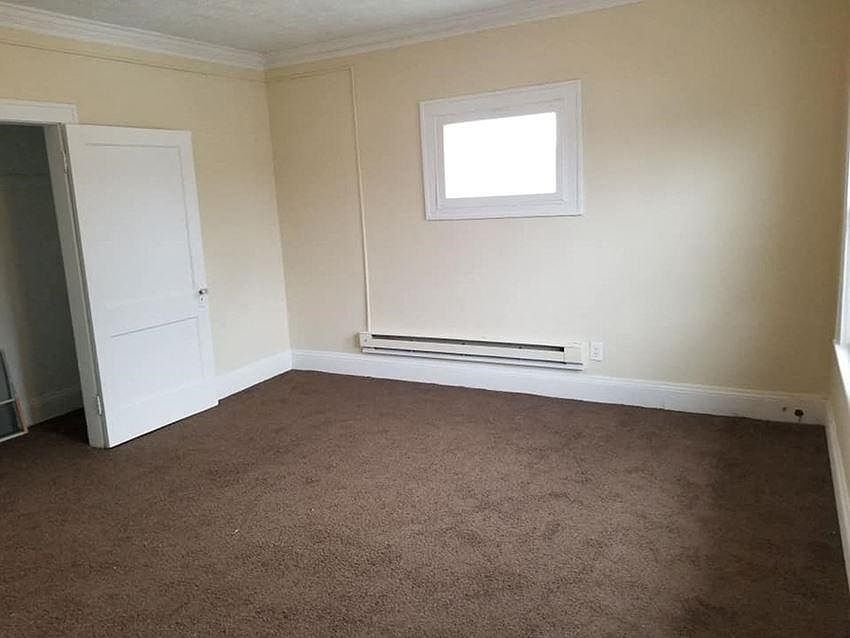 2863 E 112th St Cleveland OH Zillow