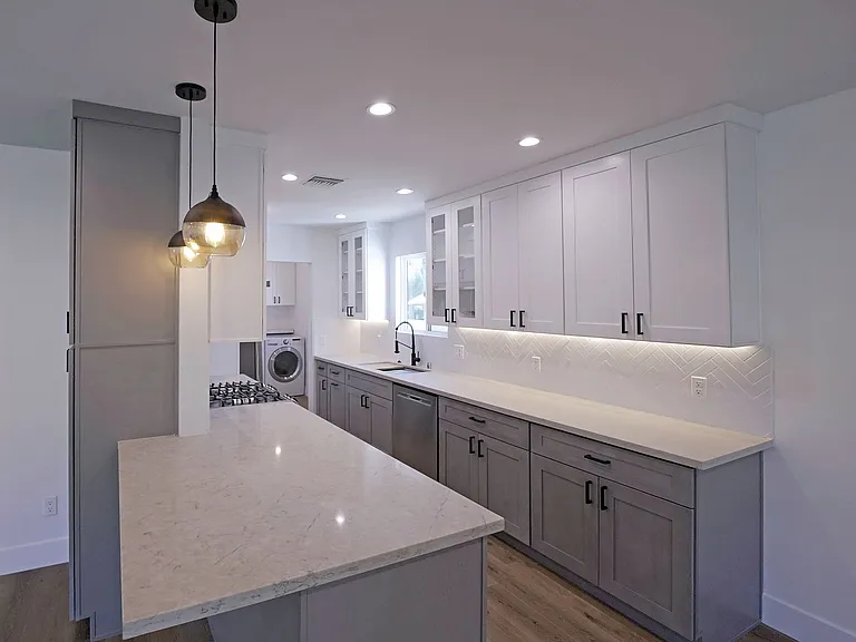 8045 Darby Ave — Photo 1