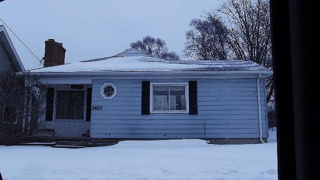 1st image of 2420 Fuller Ave NE