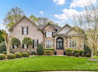 2045 Fitzhugh Ln, Matthews, NC 28104