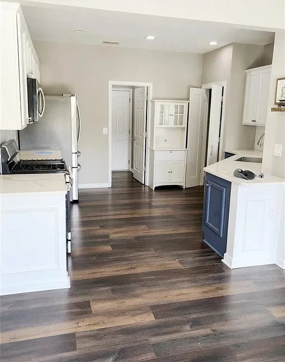 3 bed, 2.5 bath, 1875 sqft, $2,500 — Photo 3
