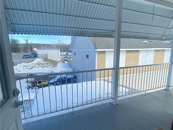 5th image of 207 Chestnut St