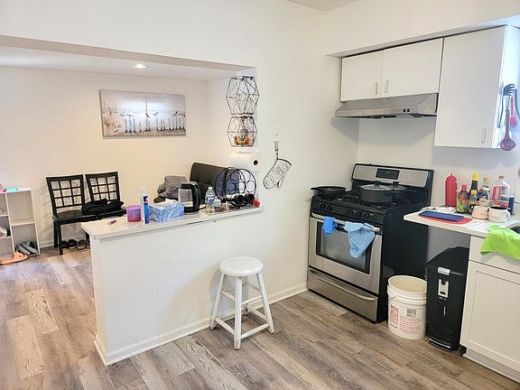 4th image of 3430 S Emerald Ave #1R