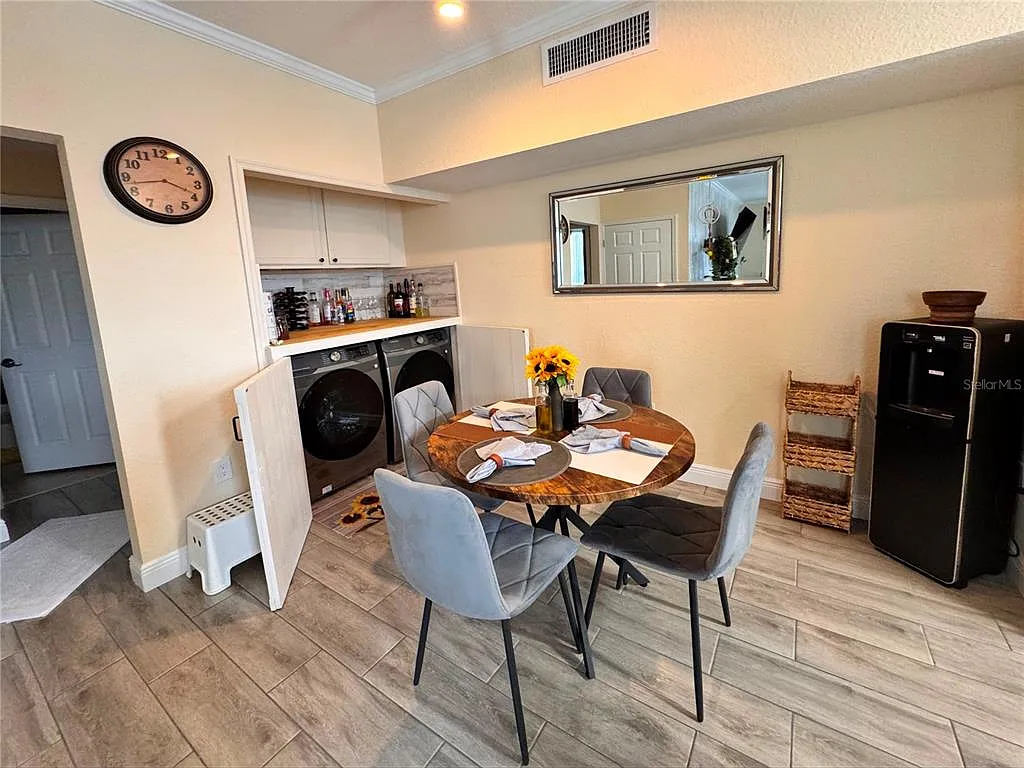 1 bed, 1.0 bath, 904 sqft, $1,975 — Photo 4