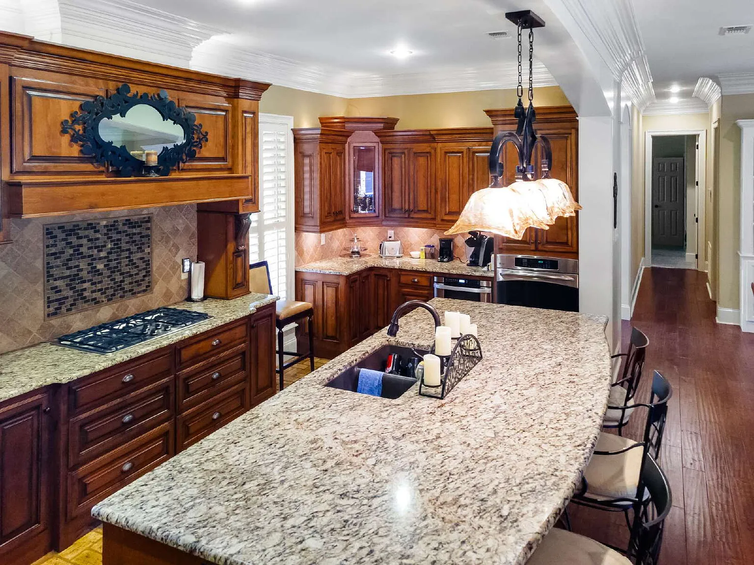 3 bed, 3.0 bath, 2584 sqft, $2,750 — Photo 3