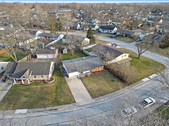 3rd image of 10267 Huntington Ct