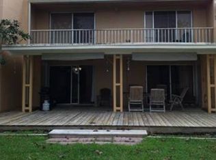 19100 Bobolink Dr, Hialeah, FL 33015