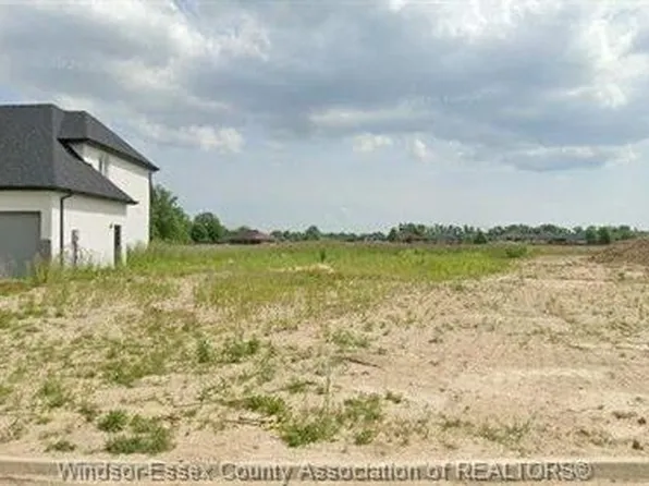 223 Cowan Ct, Amherstburg, ON N9V 0G9