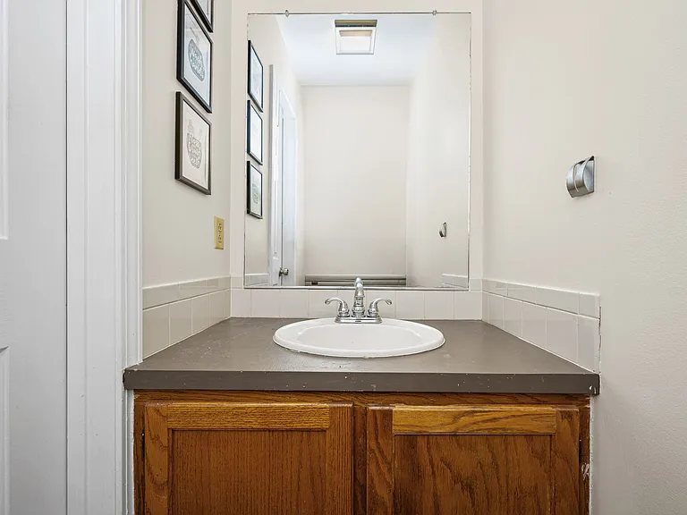 5918 King Charles Ct — Photo 13