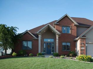 12011 Fairway Winds Ct, Fort Wayne, IN 46814
