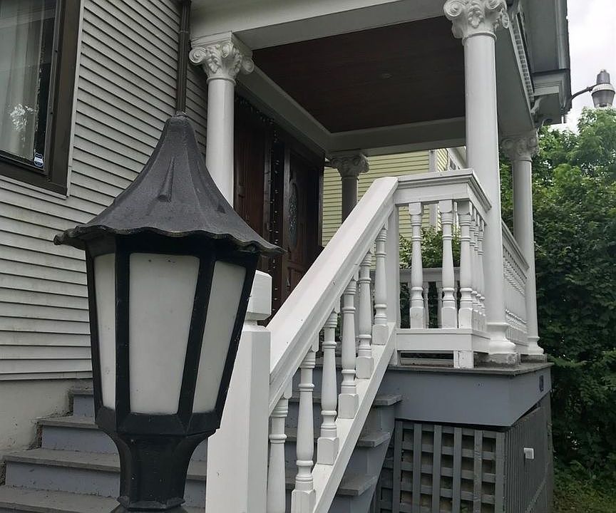 2nd image of 429 McAlpin Ave