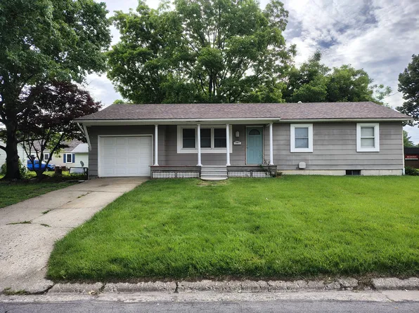 106 Tucker Ave, Marshall, MO 65340
