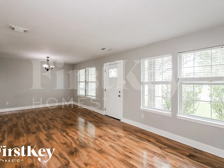 256 Rolling Brook Dr — Photo 3