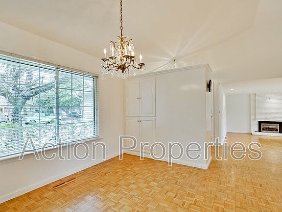 2nd image of 2685 Yorkton Dr