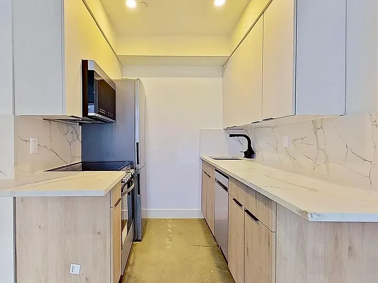 29 Montrose Ave #5G — Photo 5