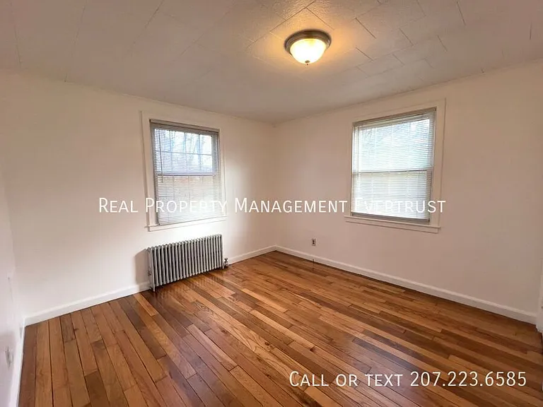 19 Glen Way — Photo 7