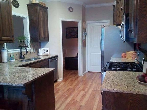 4th image of 3310 N Crescent Dr
