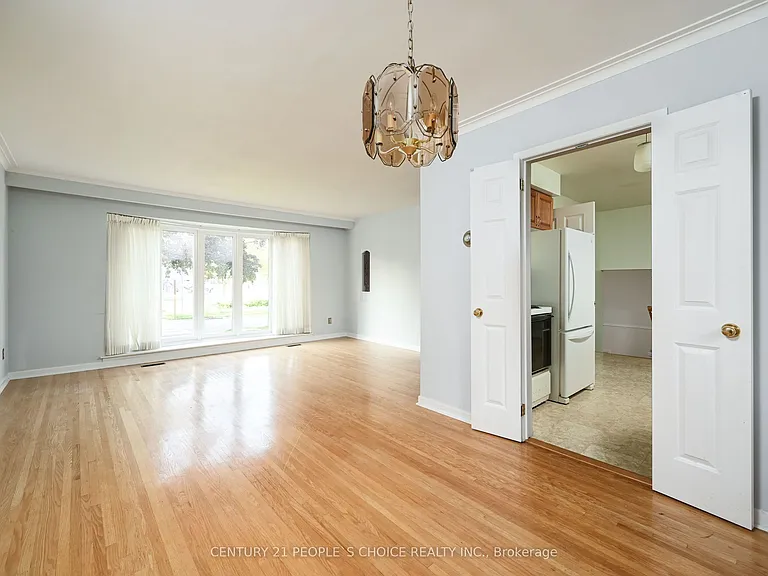 2132 Hixon St — Photo 10