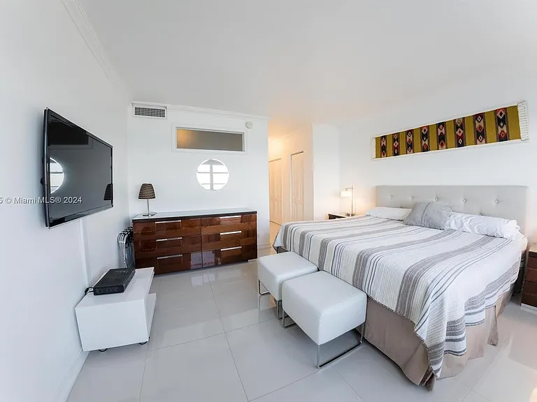 5601 Collins Ave #1206 — Photo 12