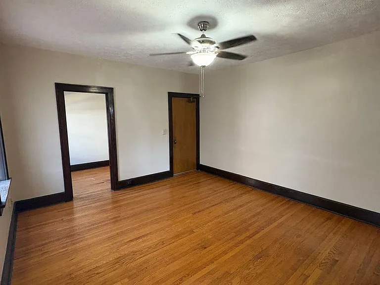 2464 Harney St — Photo 31