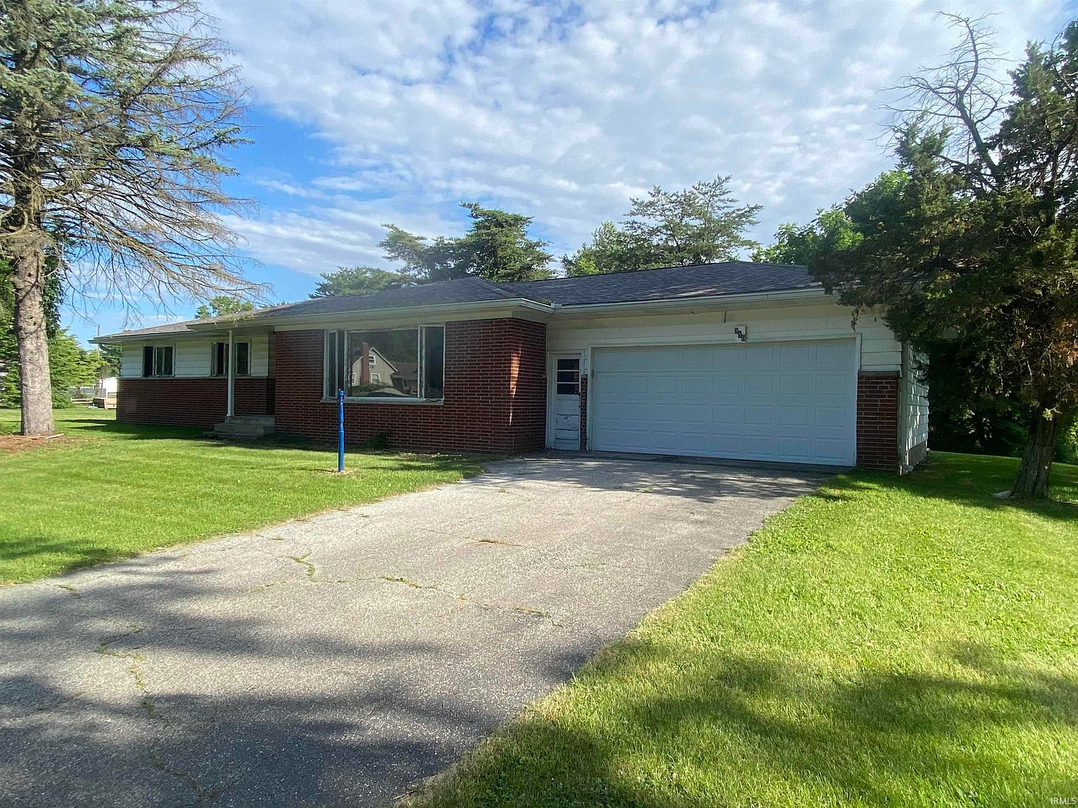 886 W 8th St, Rochester, IN 46975 | Zillow