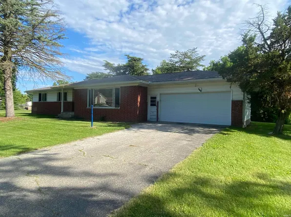 886 W 8th St, Rochester, IN 46975