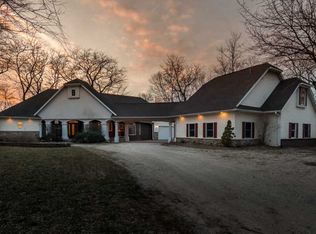 16724 River Rd N, Cordova, IL 61242