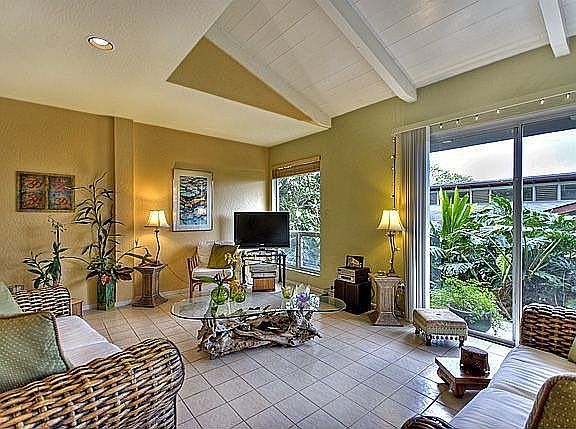 Light filled great room!