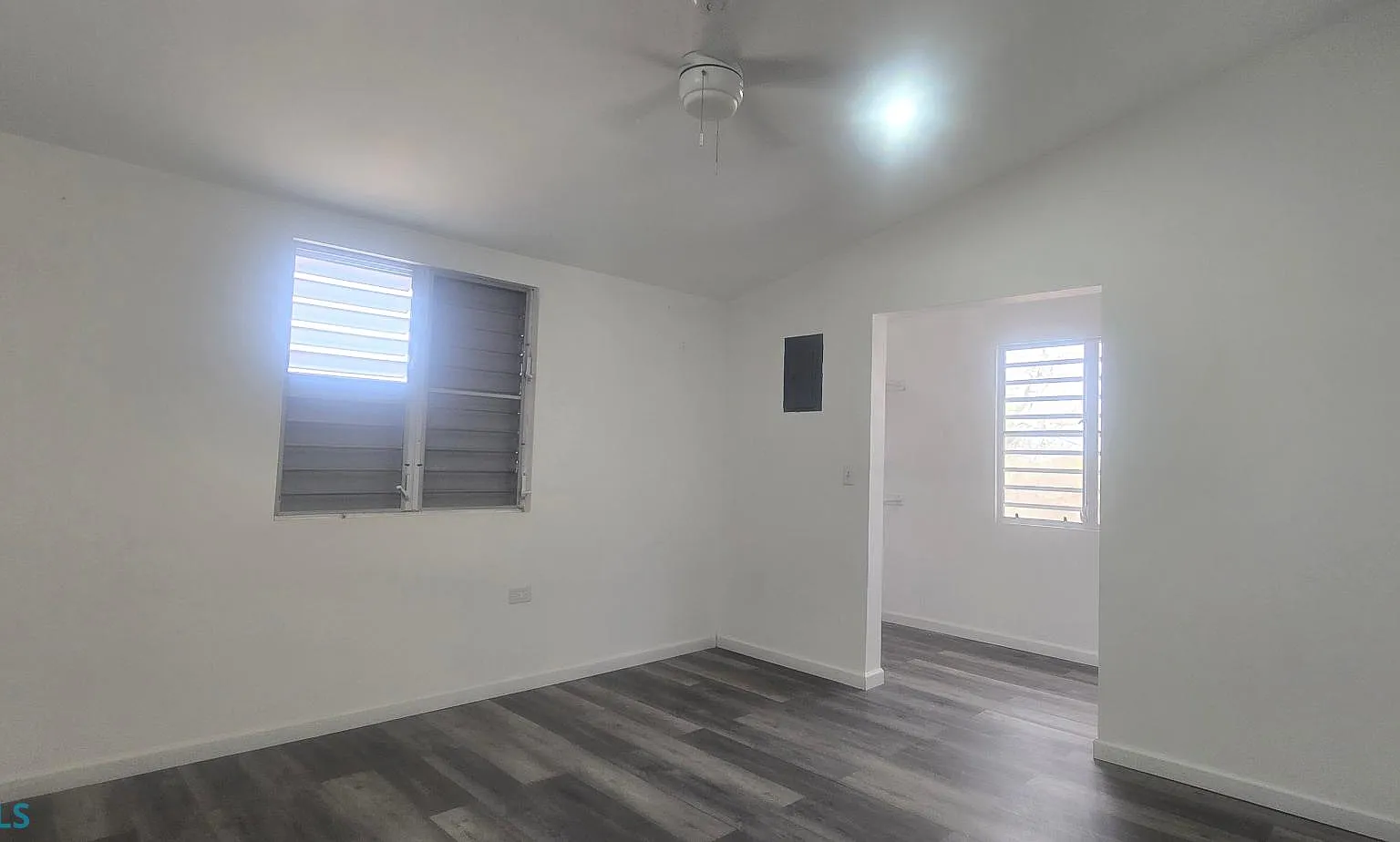 2 bed, 1.0 bath, 107 sqft, $800 — Photo 3