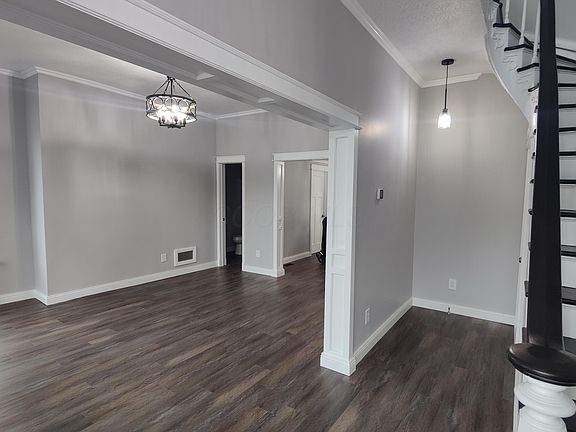3rd image of 215 Corwin Ave