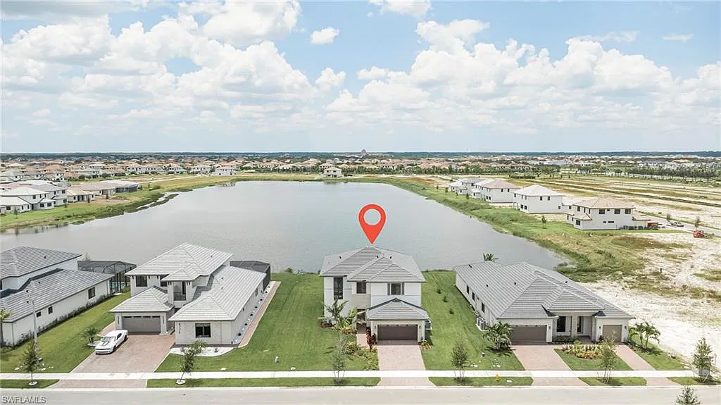 5 bed, 4.0 bath, 3334 sqft, $3,280 — Photo 2