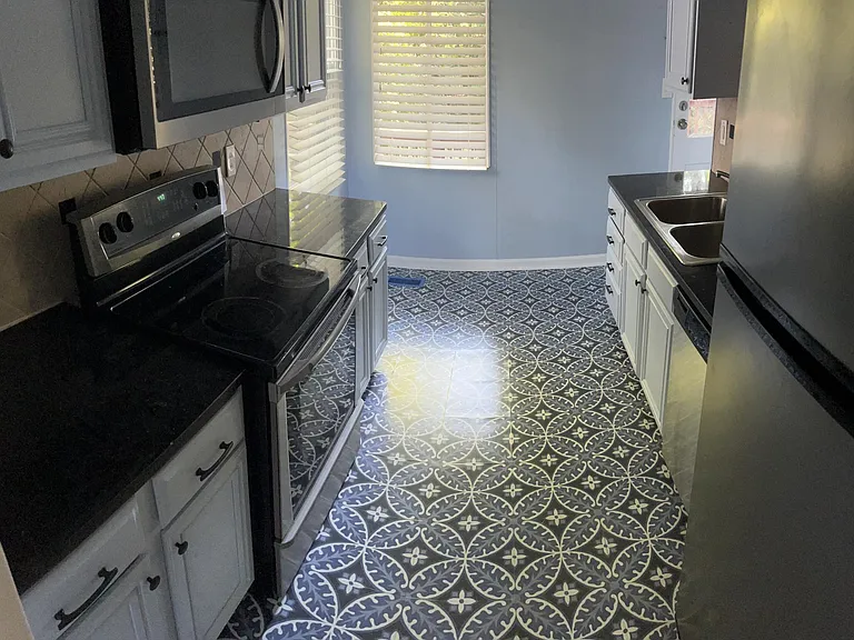 194 Habersham Dr — Photo 16