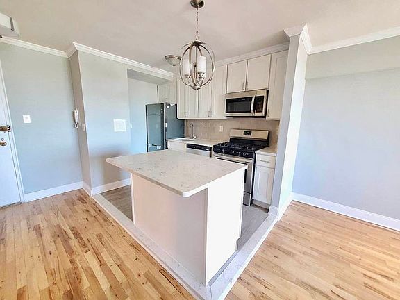 4th image of 495 E 7th St #7P