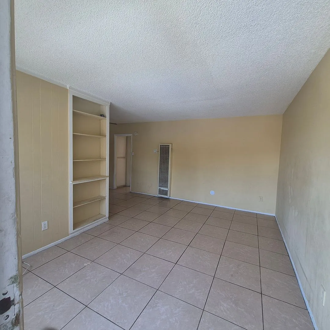 4251 Marlborough Avenue — Photo 4