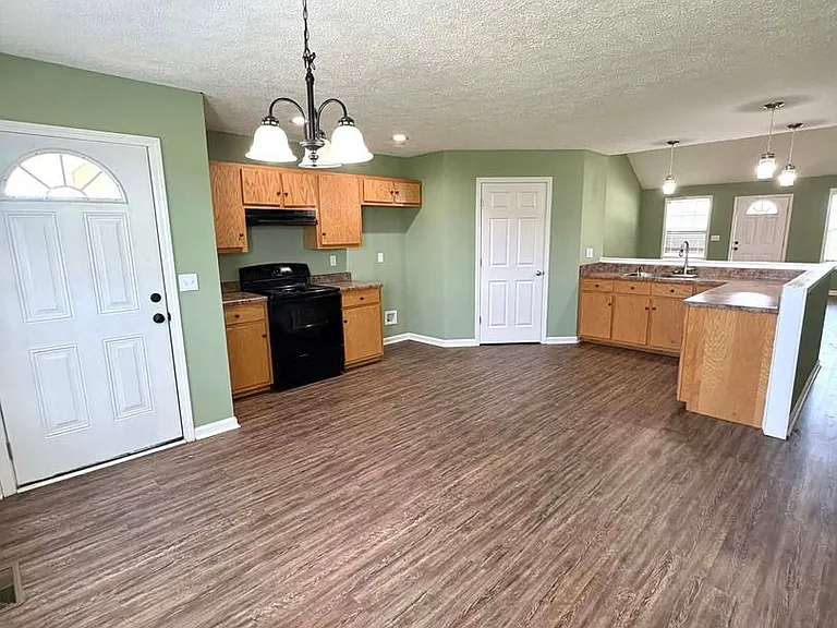 5894 Stovall Rd — Photo 5