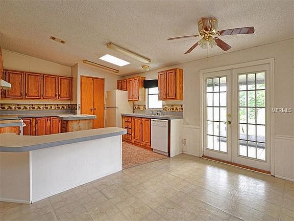 5th image of 37524 Jenny Ln