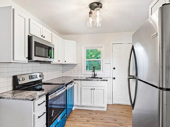2nd image of 2144 Argyle Dr