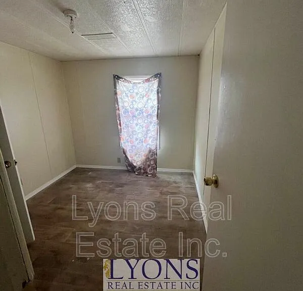 228 E Grow St #7 — Photo 5