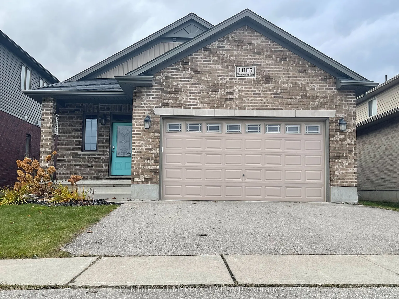 3 bed, $2,800 — Photo 1