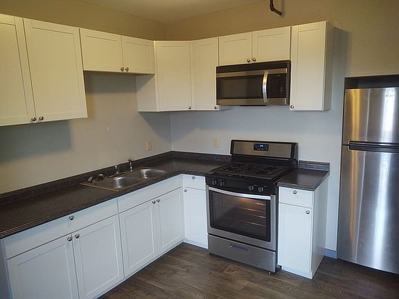 4th image of 611 N Perry St APT 4
