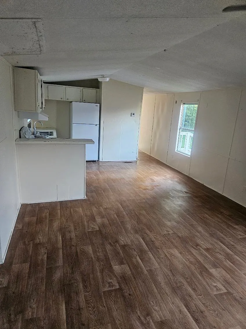 Building Photo - 50 Daisy Ln #10