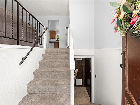 4th image of 6304 N Greenwood Blvd
